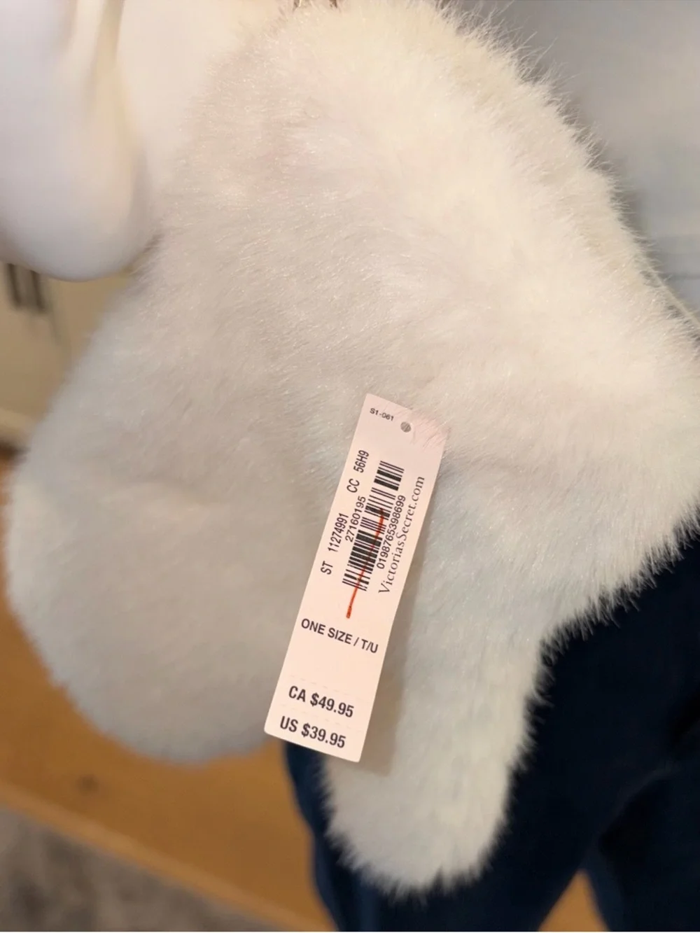 Victoria’s Secret - Fuzzy Plush Warm White Winter Mittens
